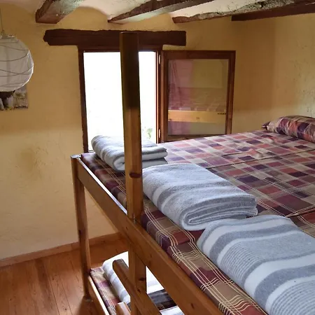 Refugi De Cortiuda Hostel Peramola