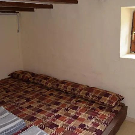 Refugi De Cortiuda Hostel Peramola